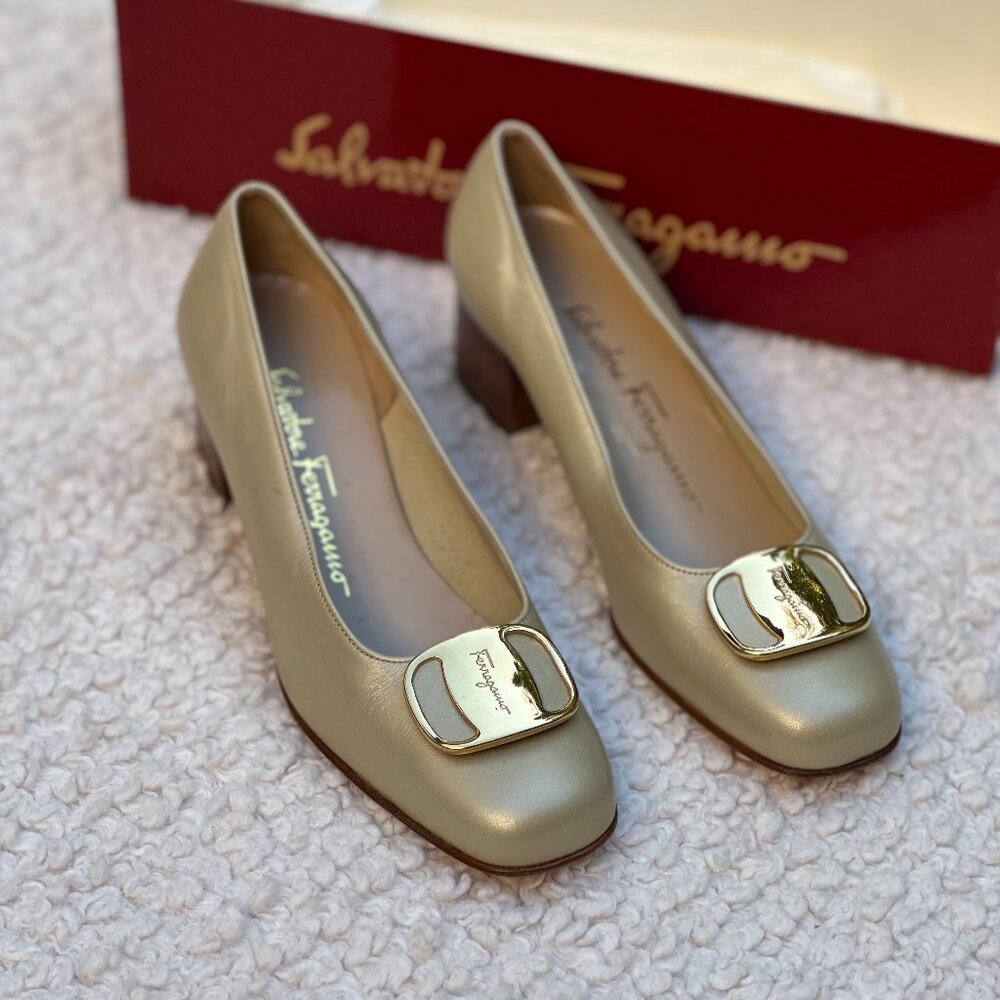 Salvatore Ferragamo LENNOR Gold Patent Calf Leather Block Heels 5cm – Size 6B